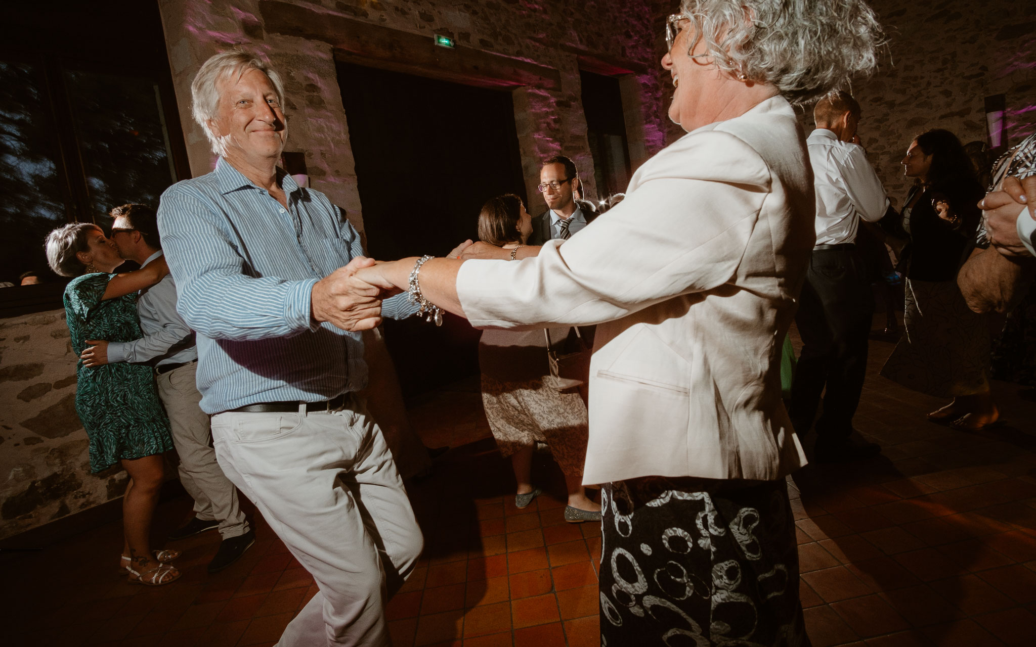 photographies d’un mariage bohème chic au Château de la Rousselière à Frossay