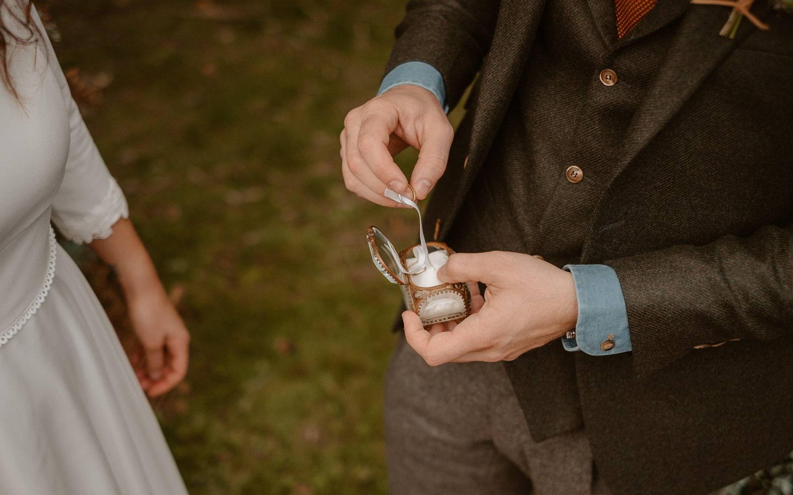 photographies d’un mariage conte d'automne au domaine du Moulin Neuf à Montrevault-sur-Èvre