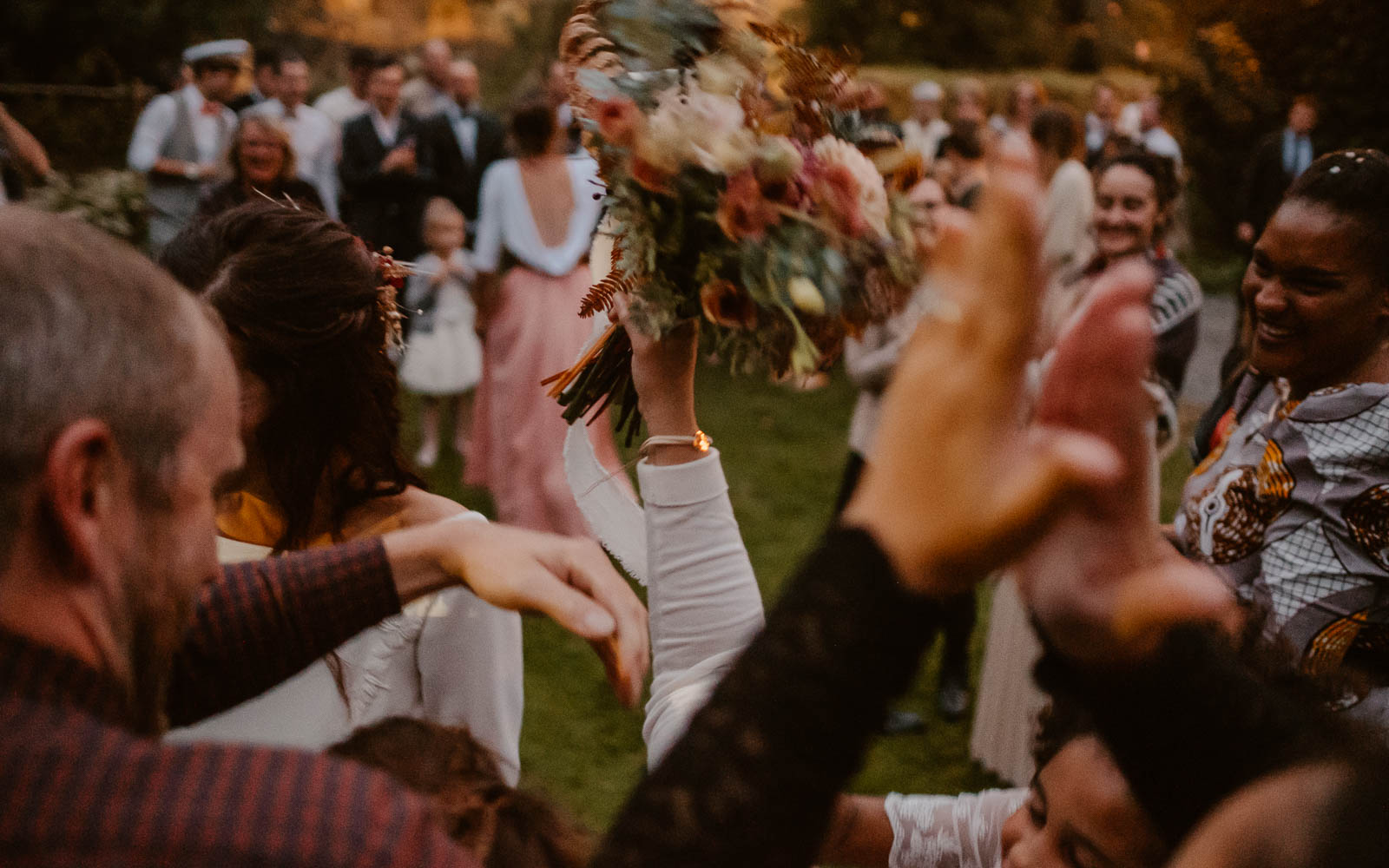 photographies d’un mariage conte d'automne au domaine du Moulin Neuf à Montrevault-sur-Èvre