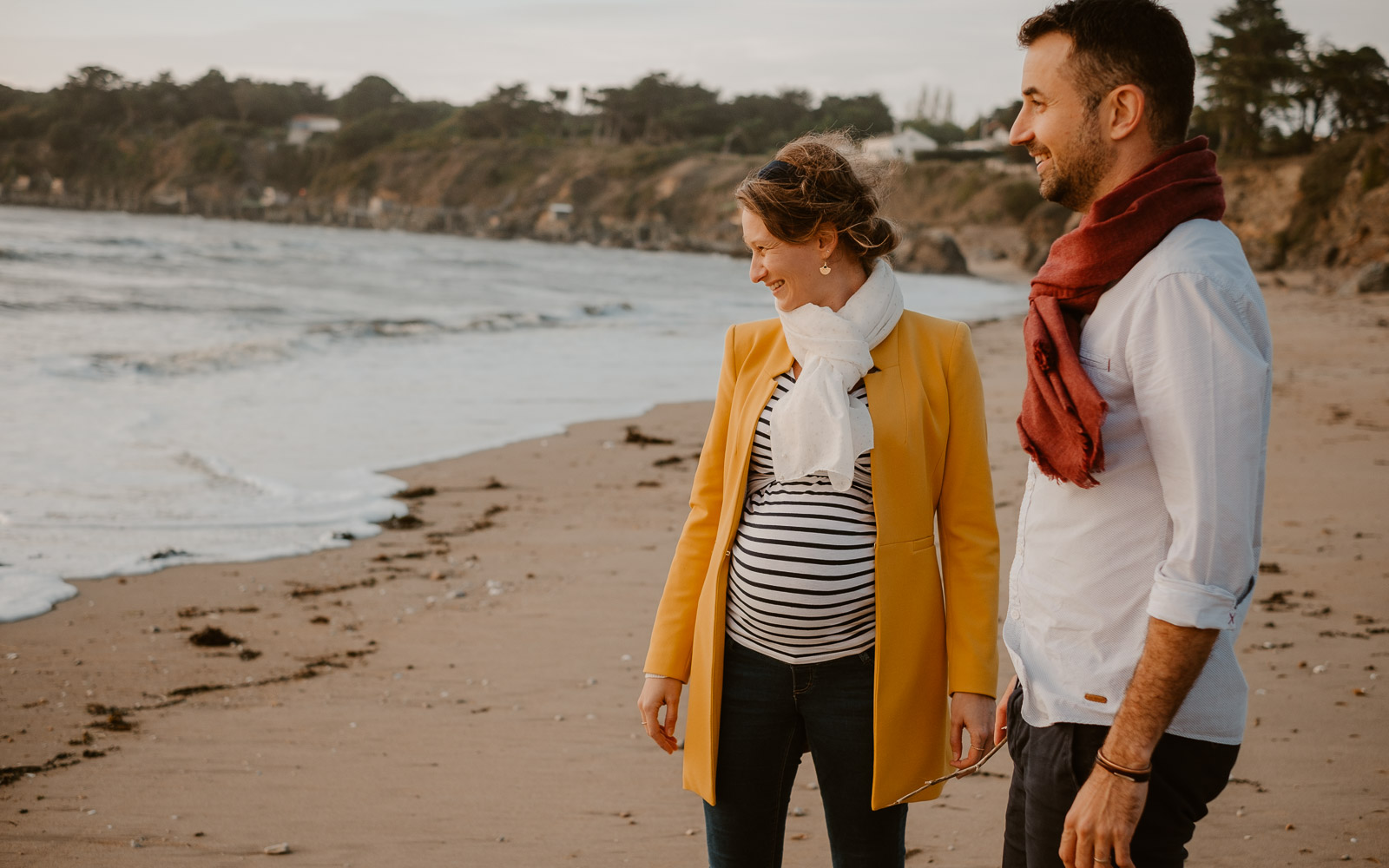 Reportage lifestyle en famille et en extérieur, en pleine nature en bord de mer à Pornic en Pays de la Loire par Geoffrey Arnoldy photographe