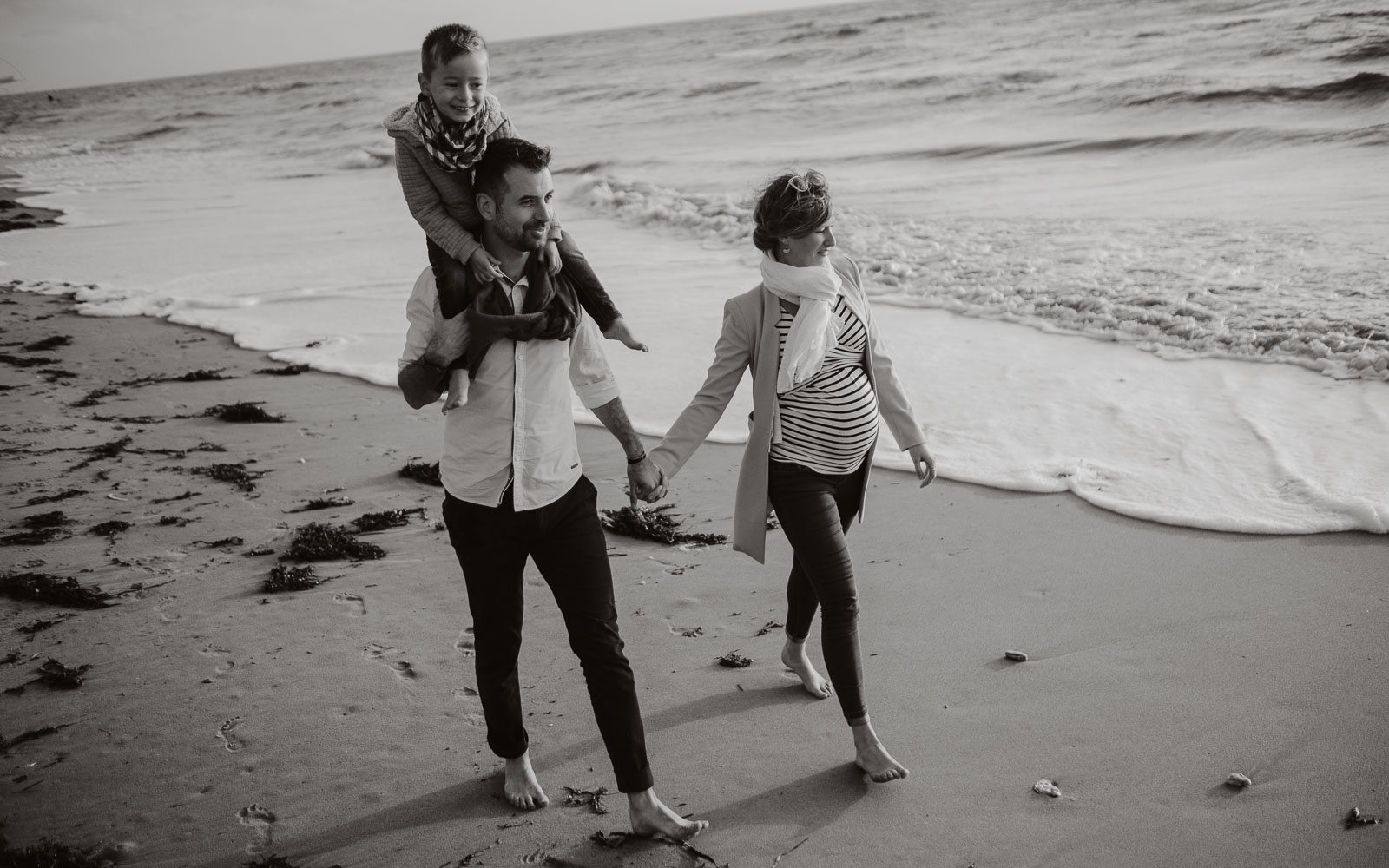 Reportage lifestyle en famille et en extérieur, en pleine nature en bord de mer à Pornic en Pays de la Loire par Geoffrey Arnoldy photographe