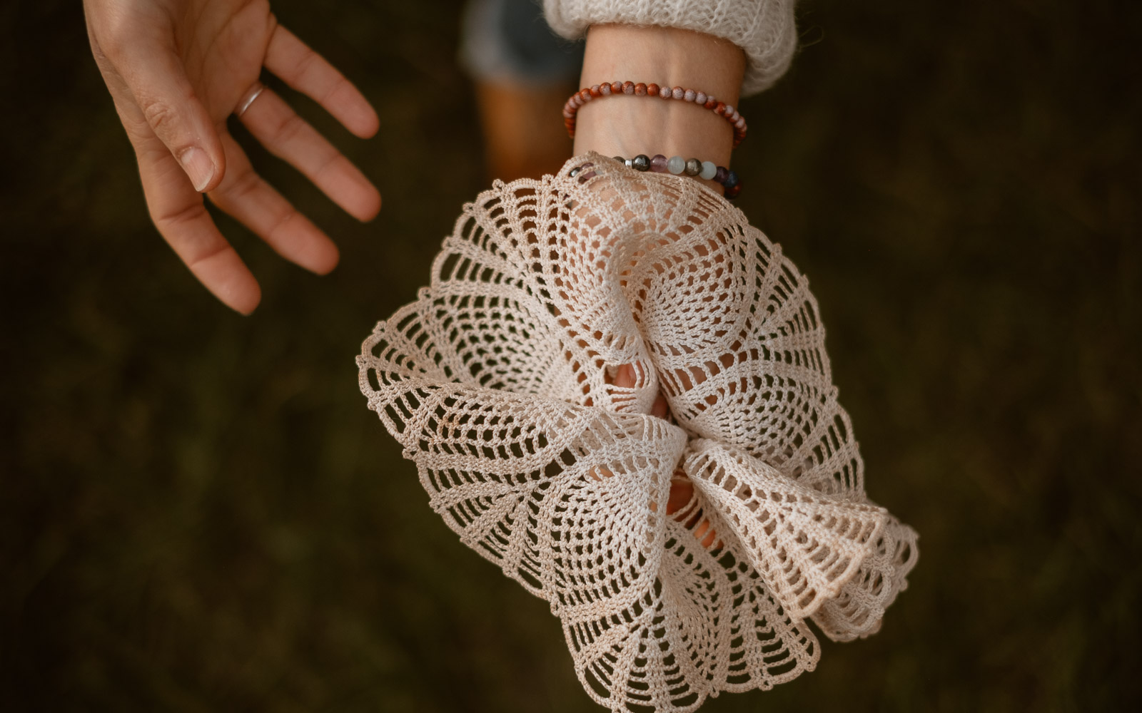 photographies d’une créatrice en design textile & scénographe dans son atelier à Clisson