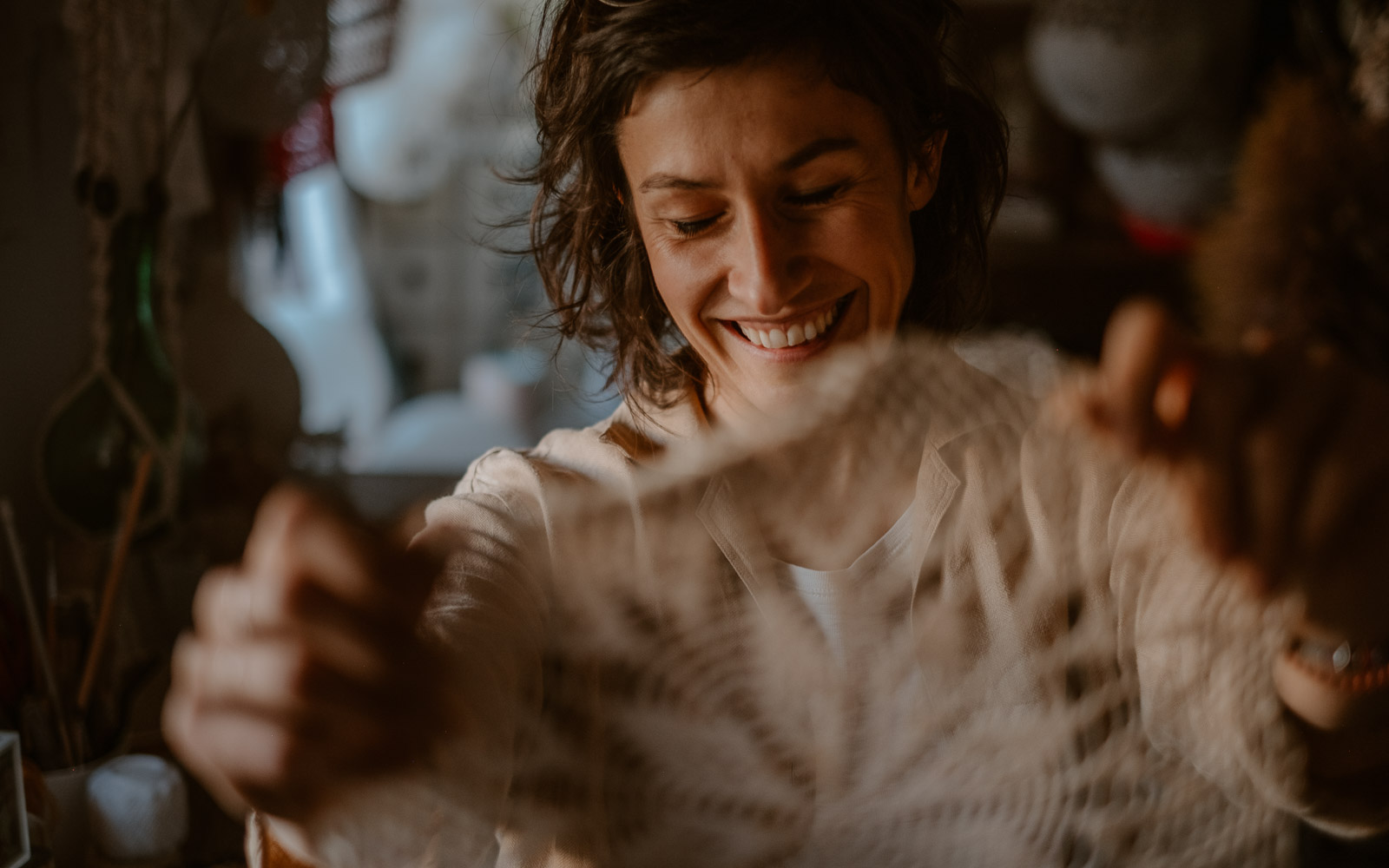 photographies d’une créatrice en design textile & scénographe dans son atelier à Clisson