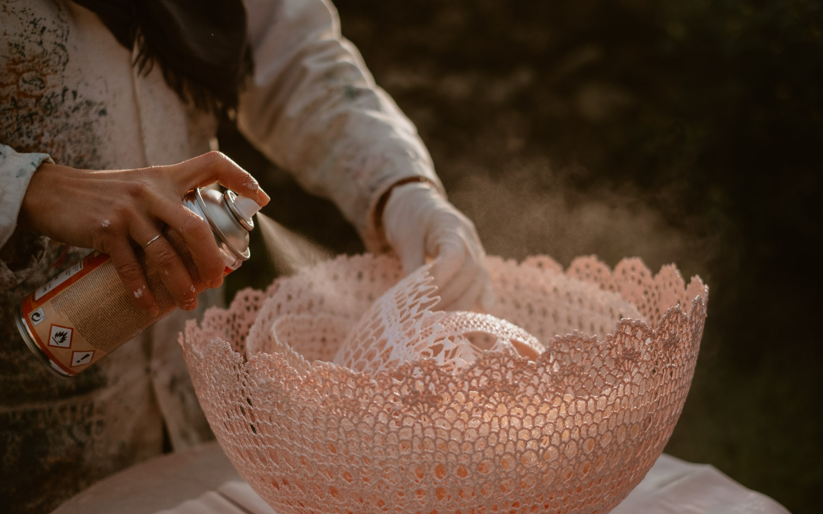 photographies d’une créatrice en design textile & scénographe dans son atelier à Clisson