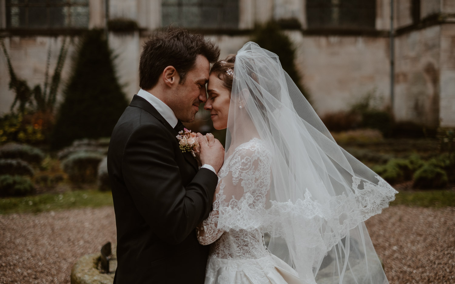 photographies d’un mariage chic d’hiver à l’Abbaye des Prémontrés de Pont-à-Mousson en Meurthe-et-Moselle