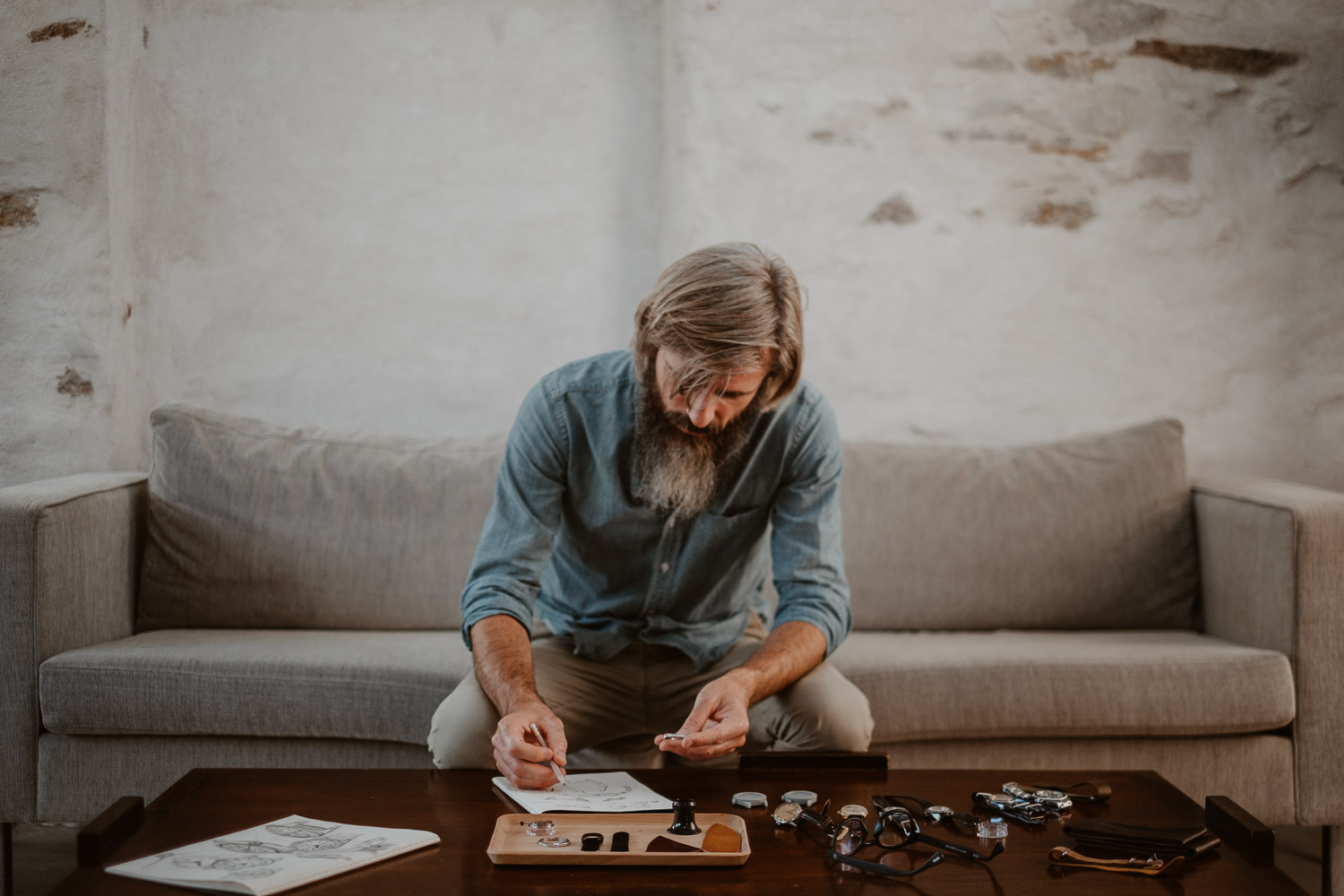 photographies d’un créateur & designer de montres éco-durables, sustainable tool watches, à Clisson, pays de la loire