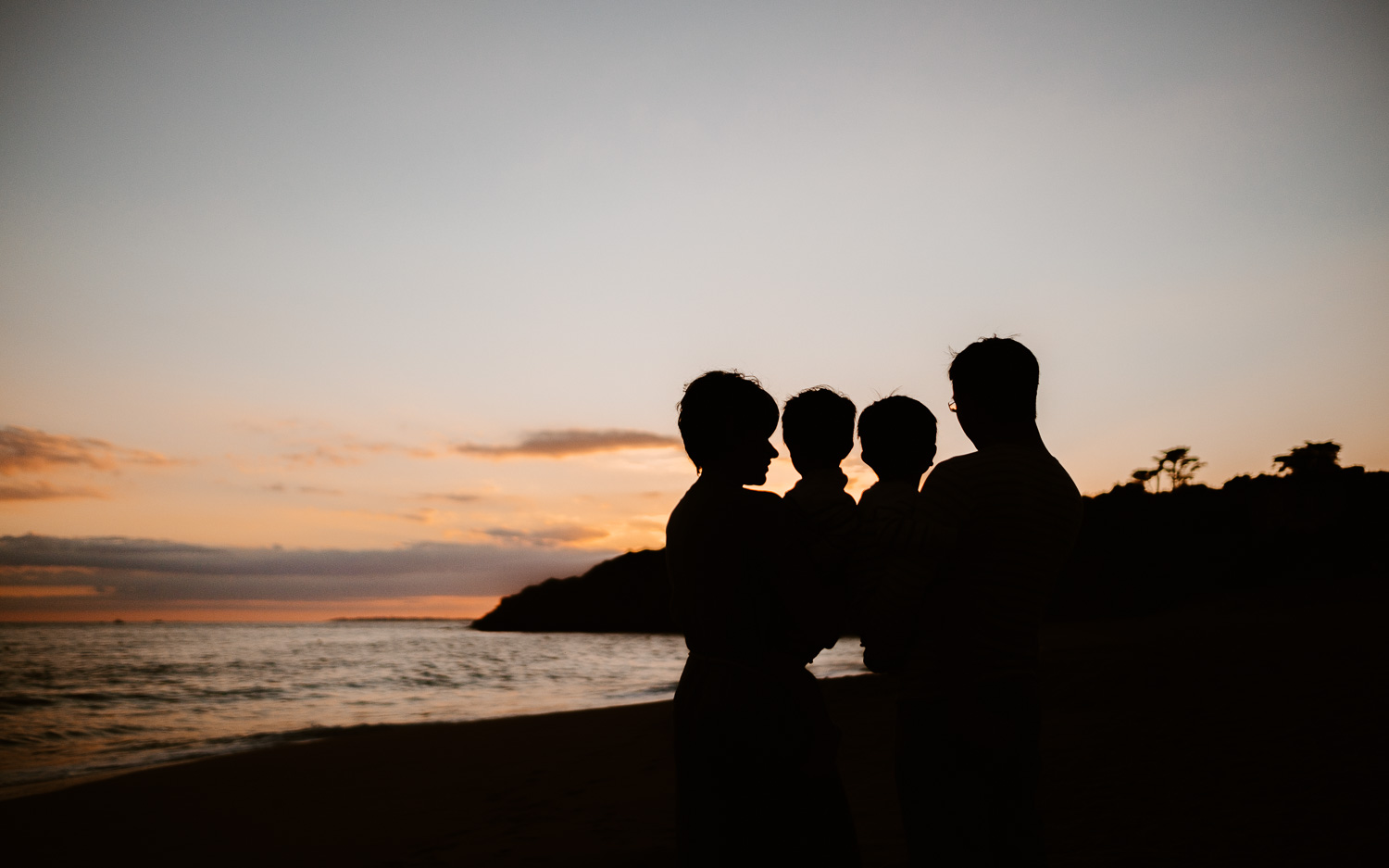 Séance photo lifestyle de famille en extérieur l’été sur la plage à Pornichet près de la Baule par Geoffrey Arnoldy photographe