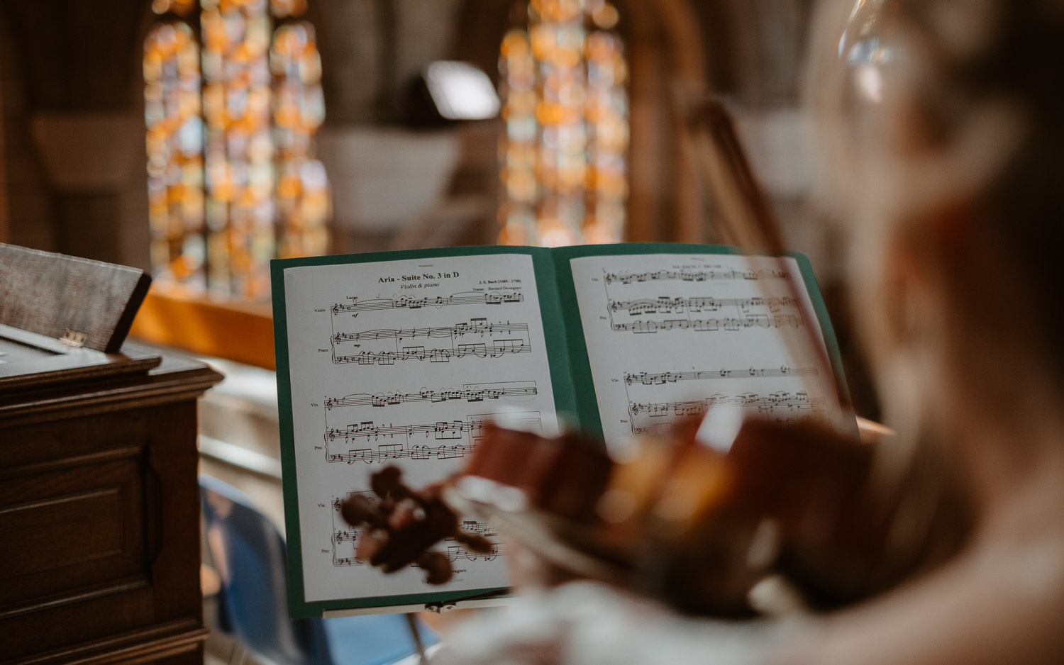 Violon lors d'une cérémonie religieuse d'un mariage à la Baule