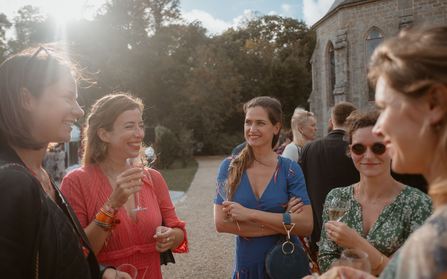 Portraits lifestyle de mariage au château de l'auvergnat à la turballe