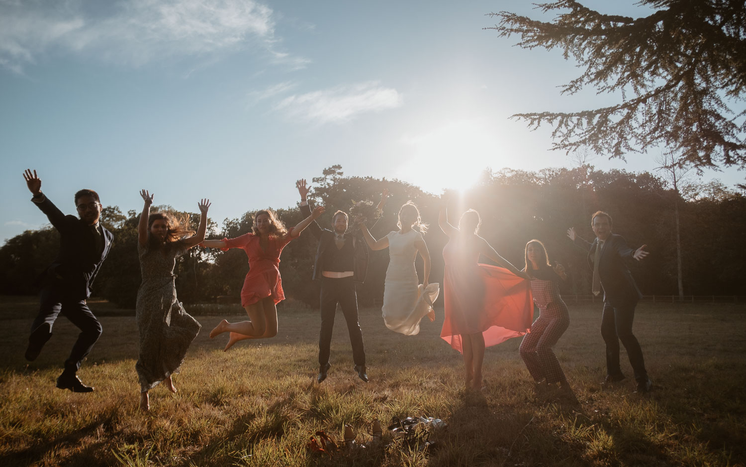 Photos fun avec les amis et témoins du mariage