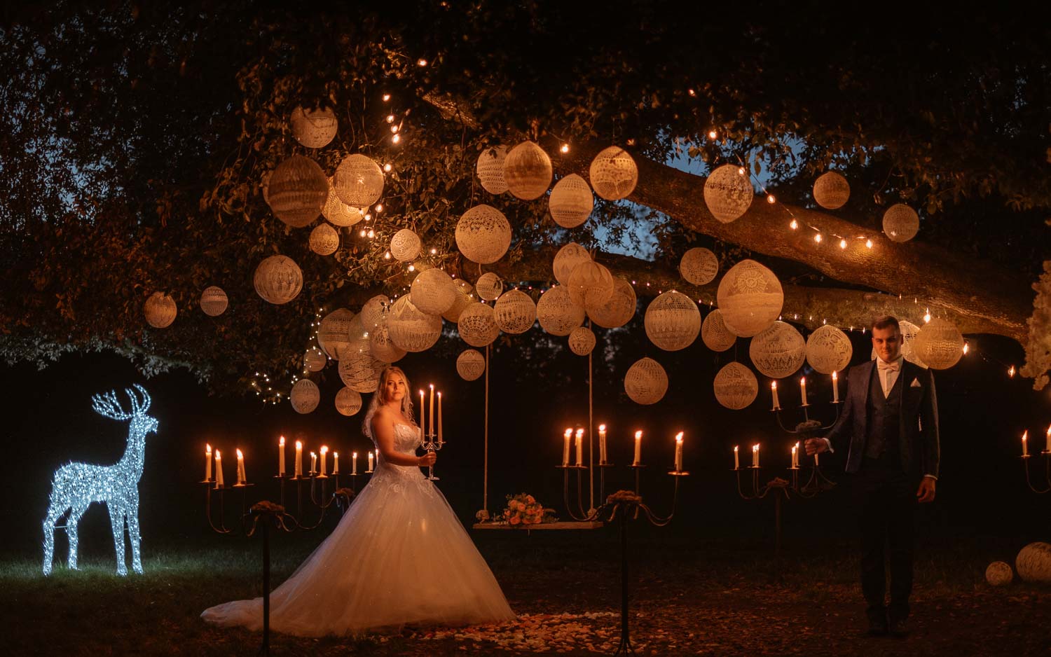 Photographies au thème Princesse d'une séance couple après mariage mise en scène avec créations MaillO design