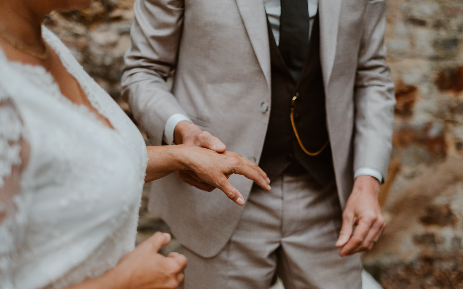 Reportage photo lifestyle de la cérémonie laïque d’un mariage