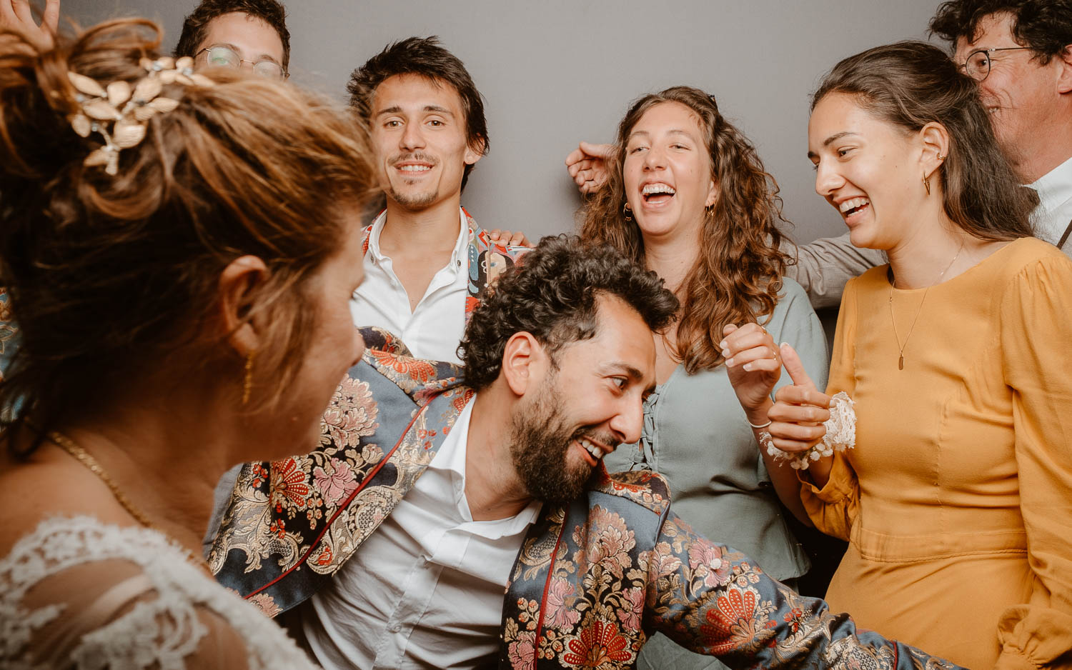 Studio photo lors de la soirée d’un mariage au Manoir de la Jahotière