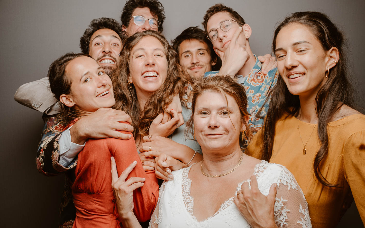 Studio photo lors de la soirée d’un mariage au Manoir de la Jahotière