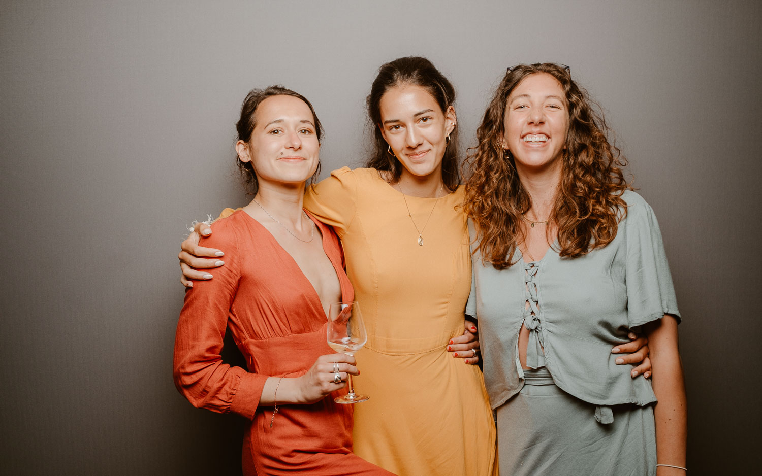 Studio photo lors de la soirée d’un mariage au Manoir de la Jahotière