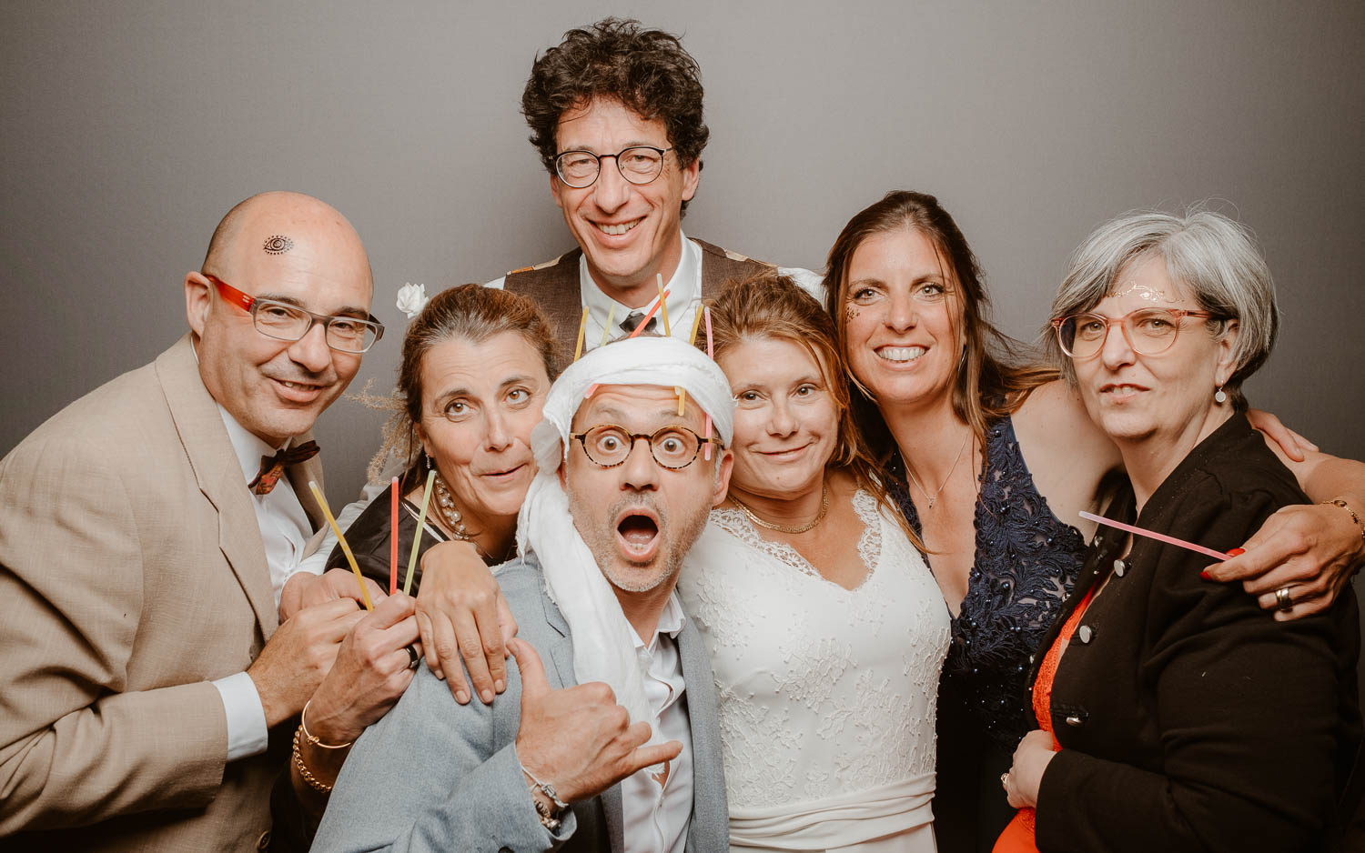 Studio photo lors de la soirée d’un mariage au Manoir de la Jahotière