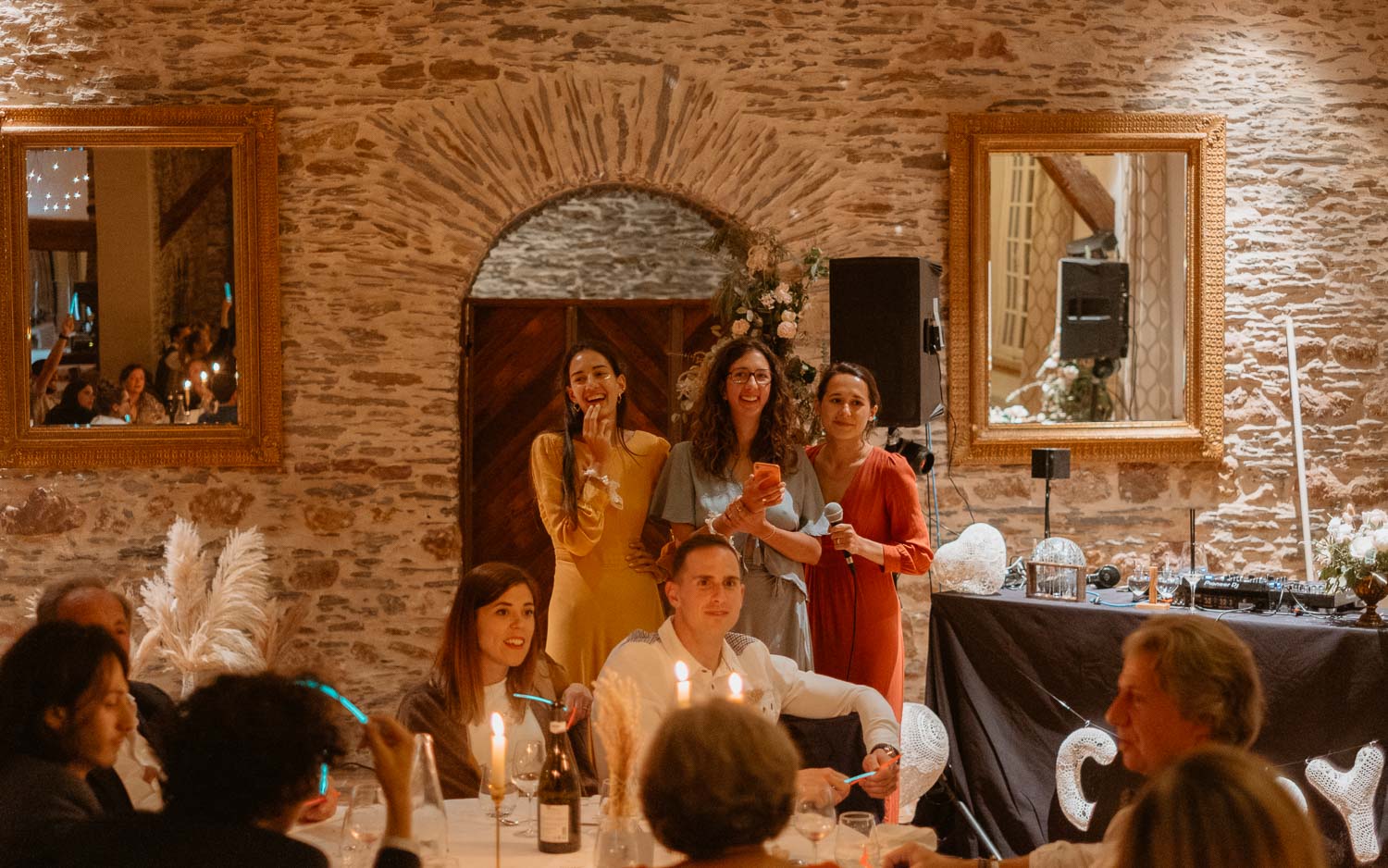 Soirée de mariage dans une magnifique salle en pierre apparente à Abbaretz