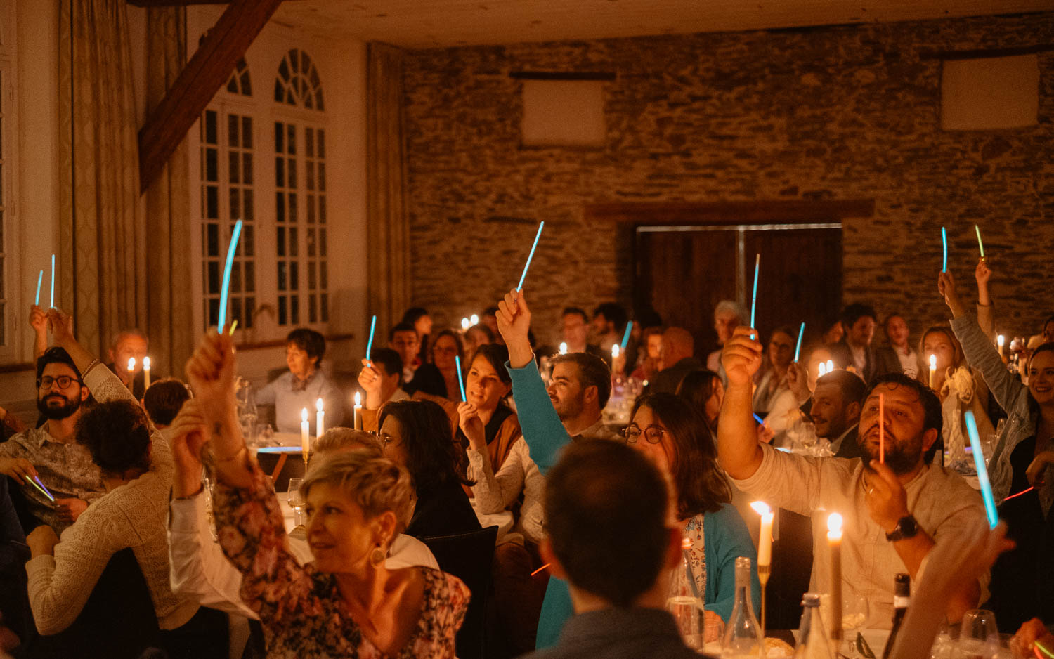 Soirée de mariage dans une magnifique salle en pierre apparente à Abbaretz