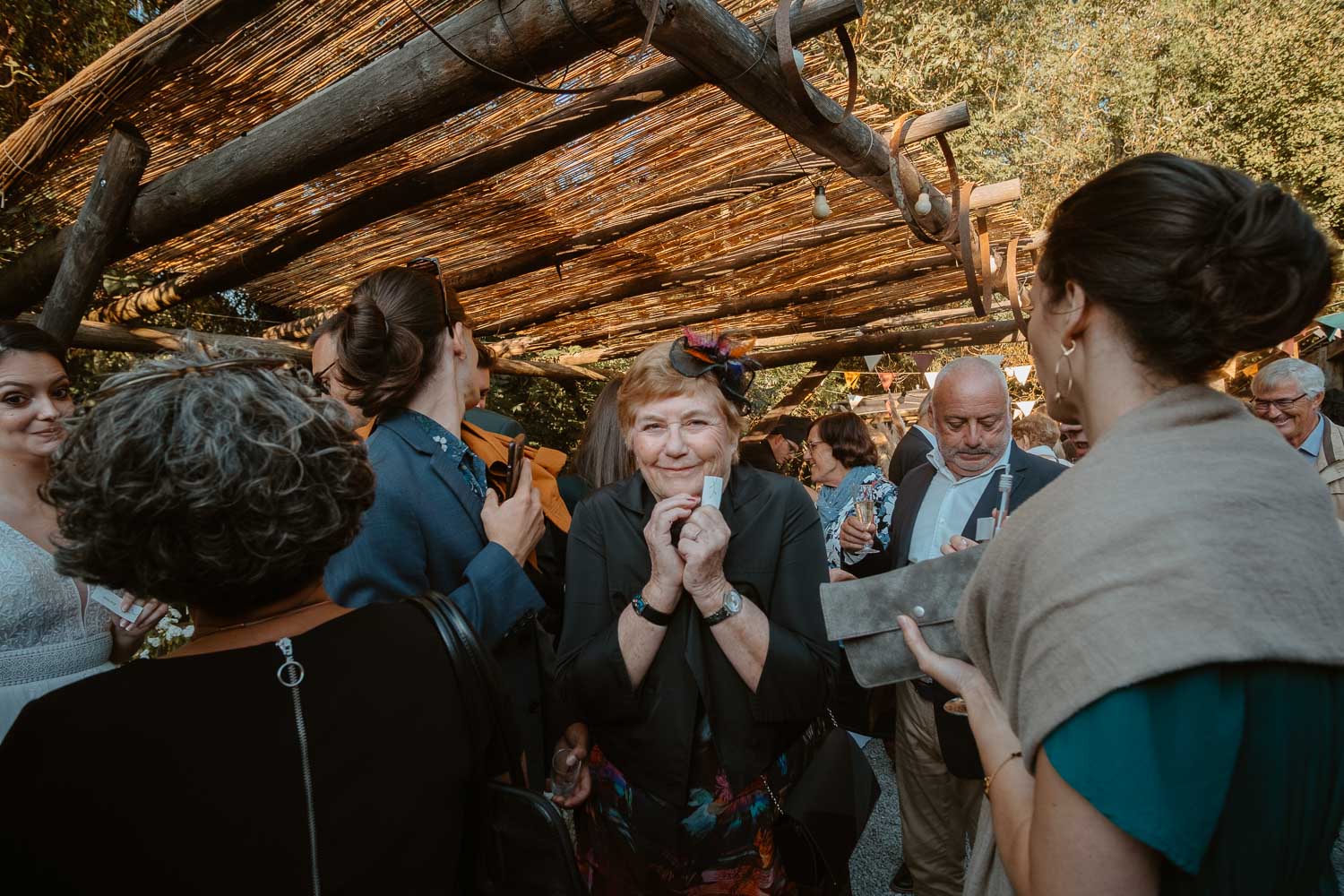 Reportage photo lifestyle et instants de vie sur un cocktail de mariage