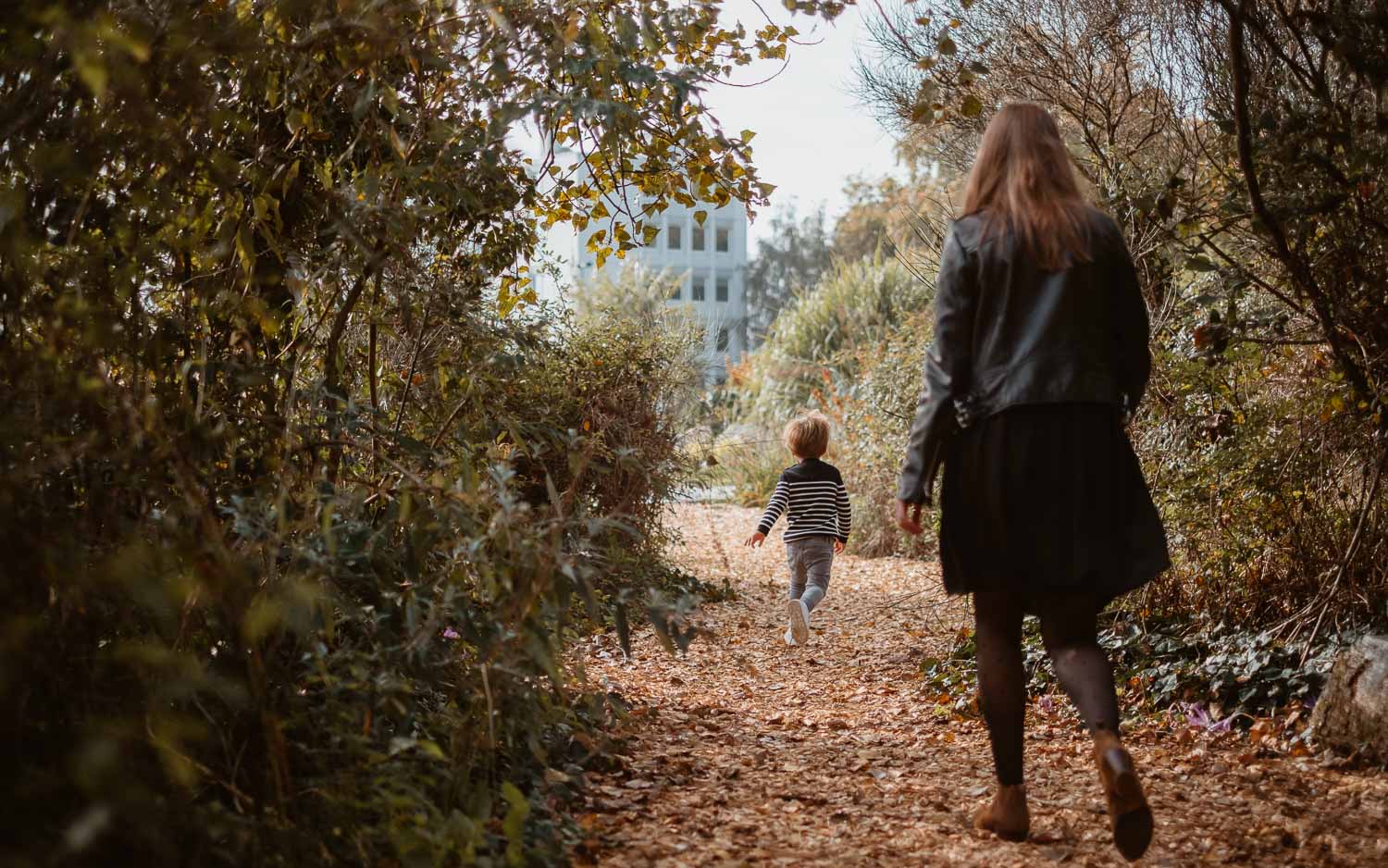 Reportage lifestyle d’une famille de deux enfants à Nantes