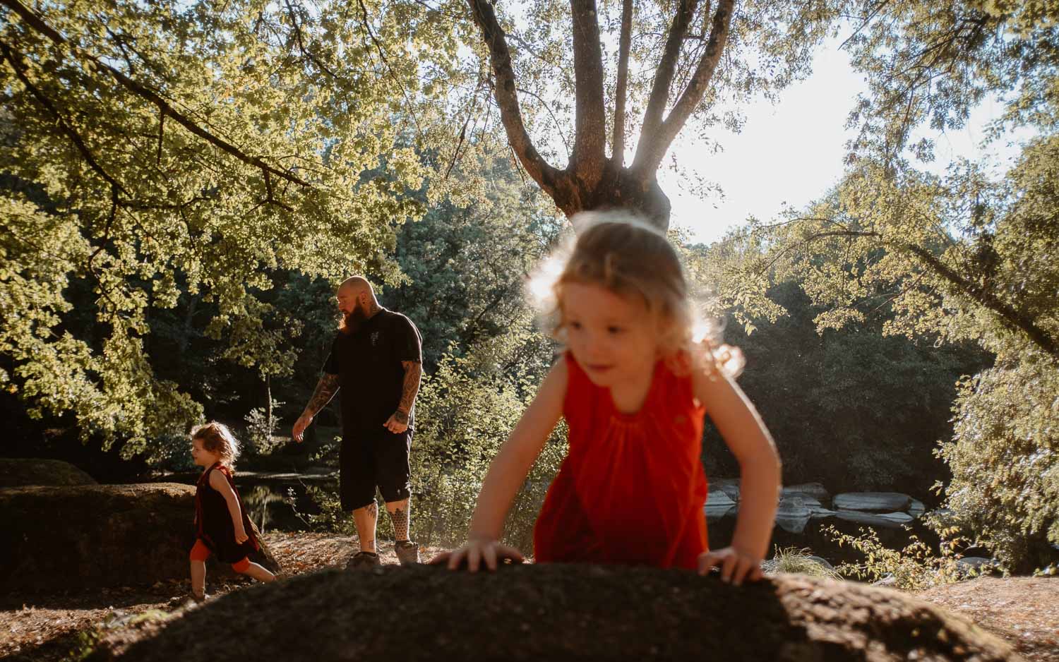 Reportage photo en famille en forêt à Clisson par Geoffrey Arnoldy