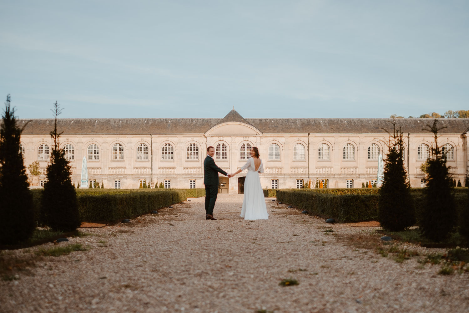 Photographies de couple d’un mariage d’automne à l’abbaye des prémontrés