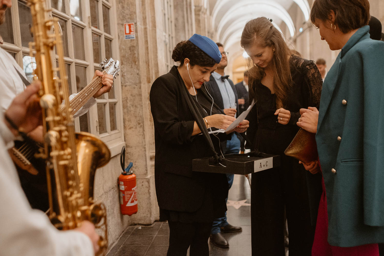 Scénographie et décoration d’un mariage comédie musicale par l’Atelier de la Fée Luciole