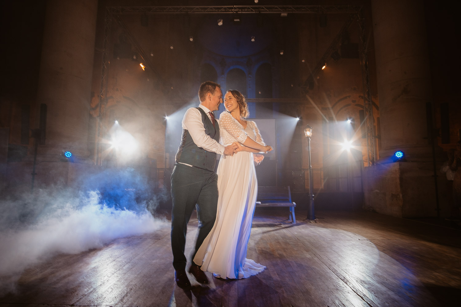 Ouverture de bal façon comédie musicale lors d'un mariage au sein de la magnifique Abbaye des Prémontrés