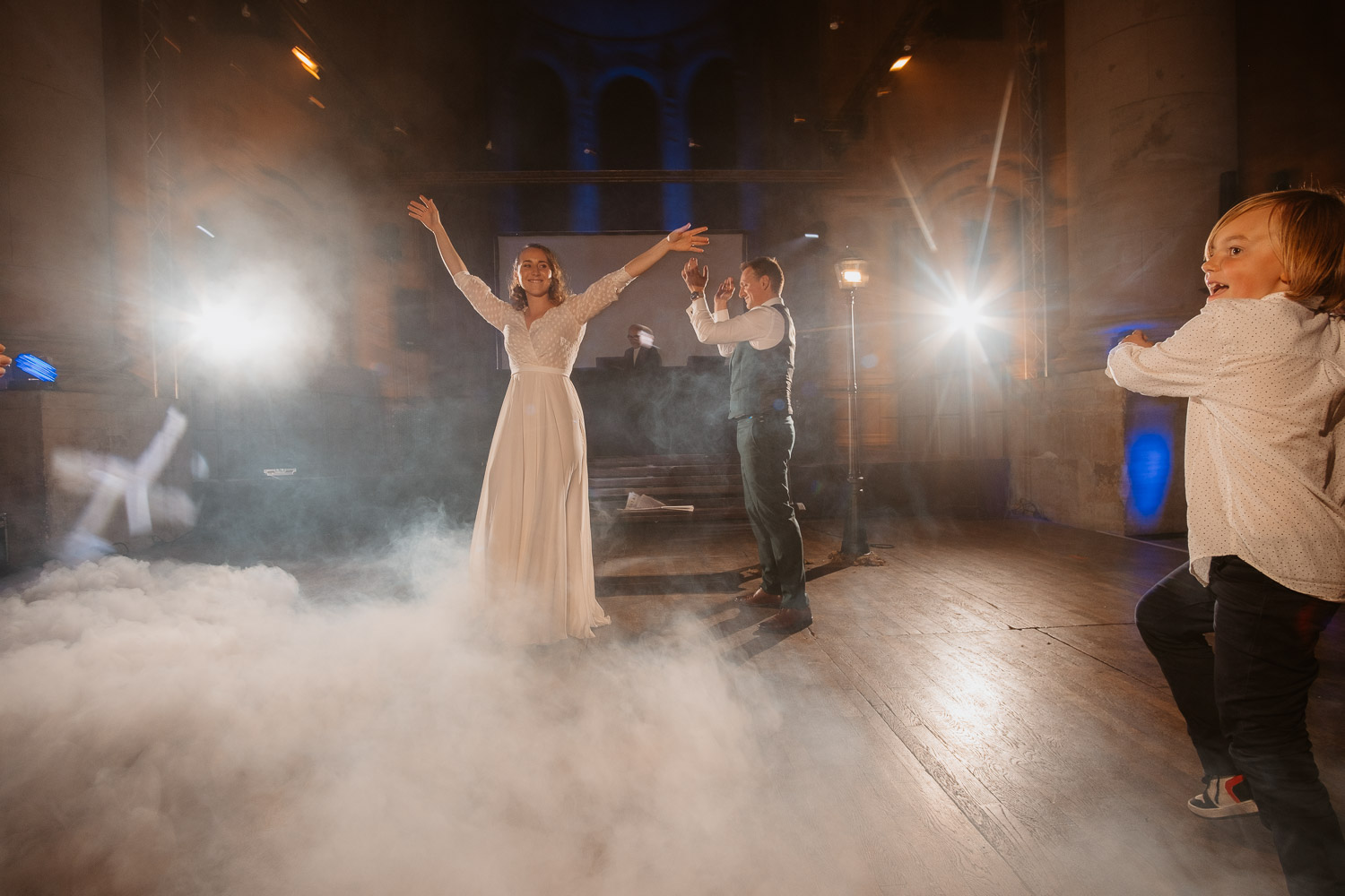 Ouverture de bal façon comédie musicale lors d'un mariage au sein de la magnifique Abbaye des Prémontrés