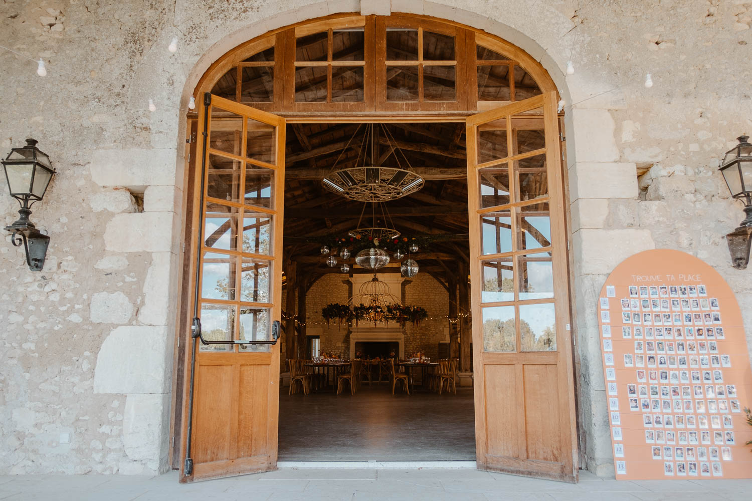 Décoration de salle par le studio Aloki au Château de Théon en Charente Maritime