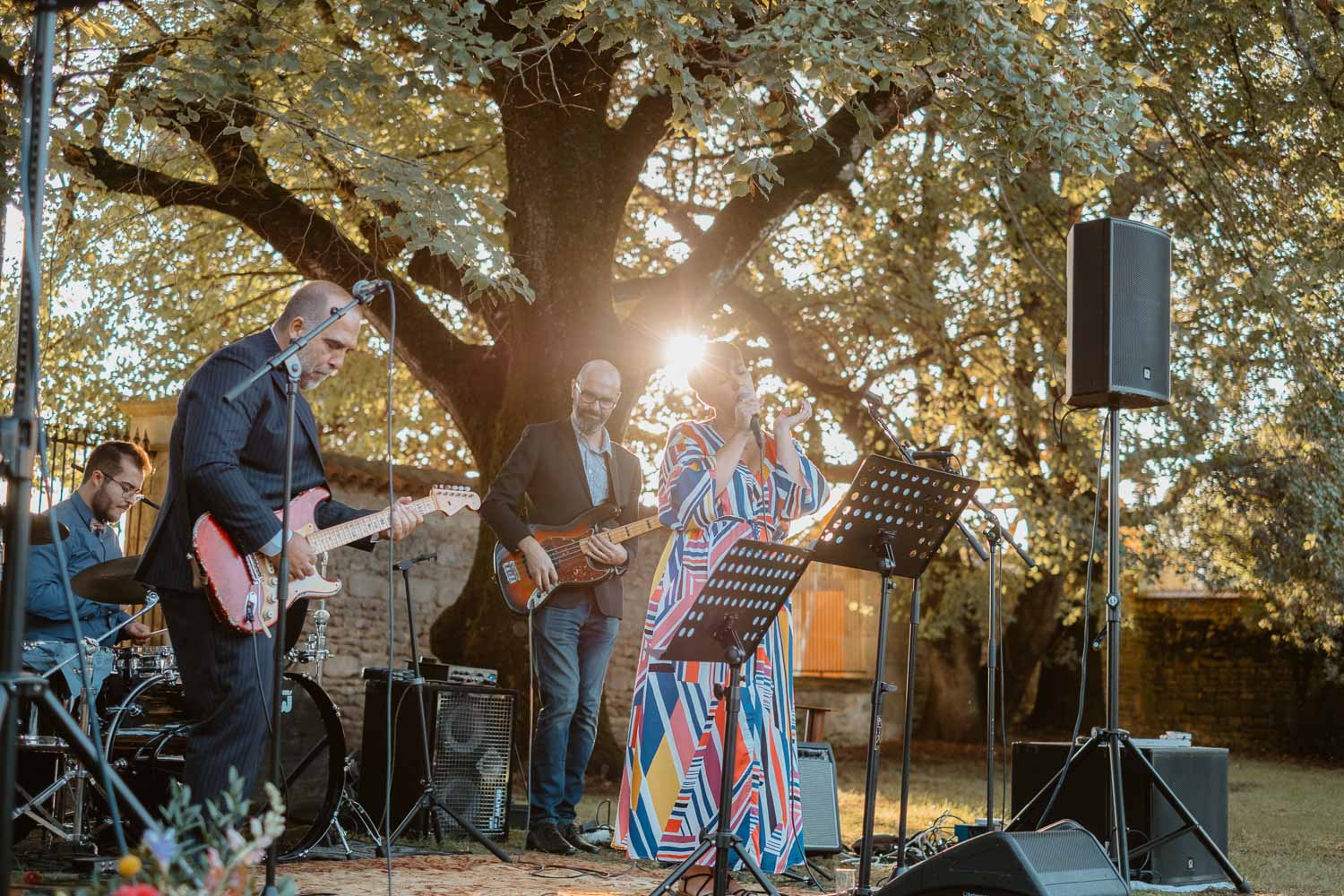 Groupe de pop rock sur un cocktail de mariage au Château de Théon