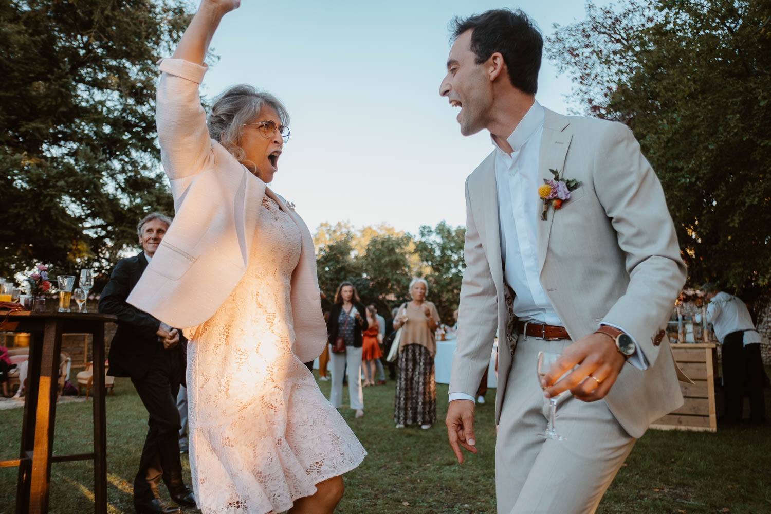 Groupe de pop rock sur un cocktail de mariage au Château de Théon