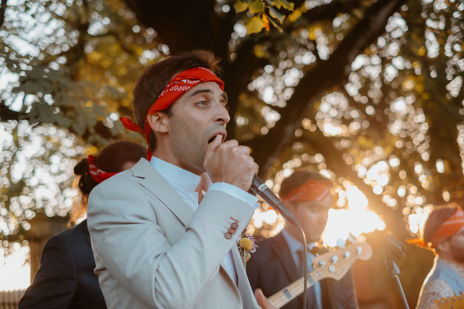 Marié et son groupe de pop rock sur un cocktail de mariage au Château de Théon