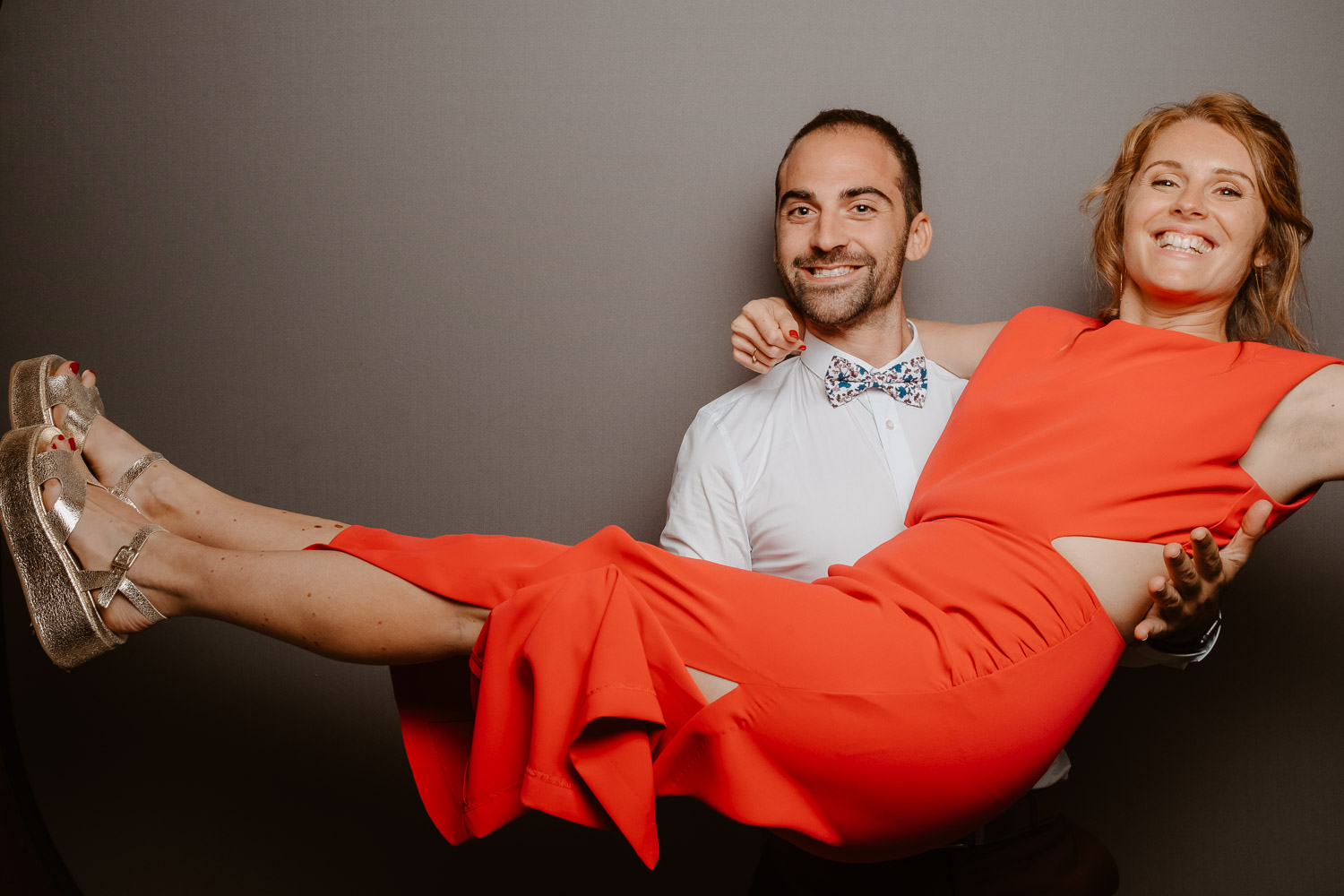 Studio photo lors de la soirée d’un mariage au Château de Théon en Charente Maritime