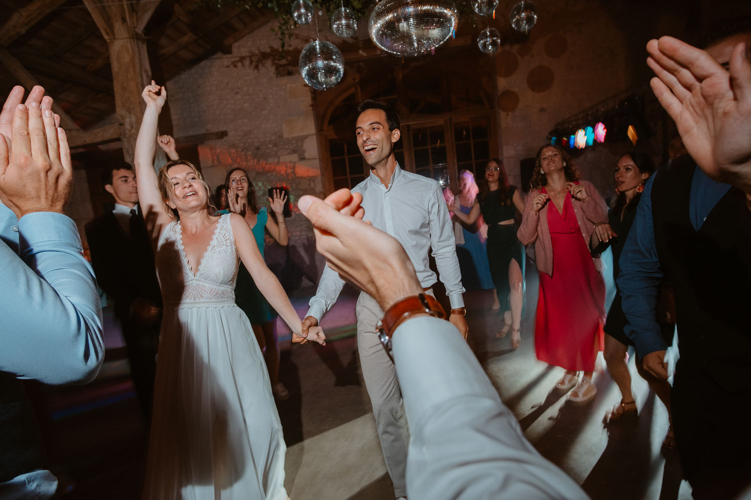 Première danse et ouverture de bal par les jeunes mariés au Château de Théon en Charente Maritime