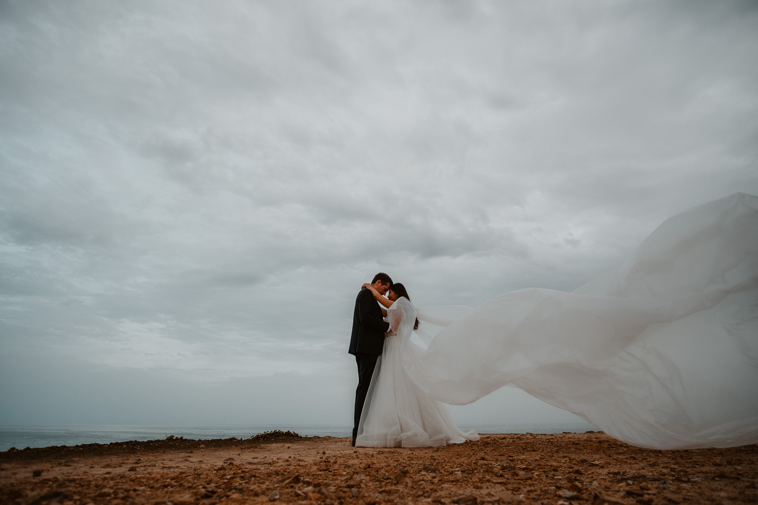 Photographie extraite d’une séance couple mise en scène effectuée après mariage