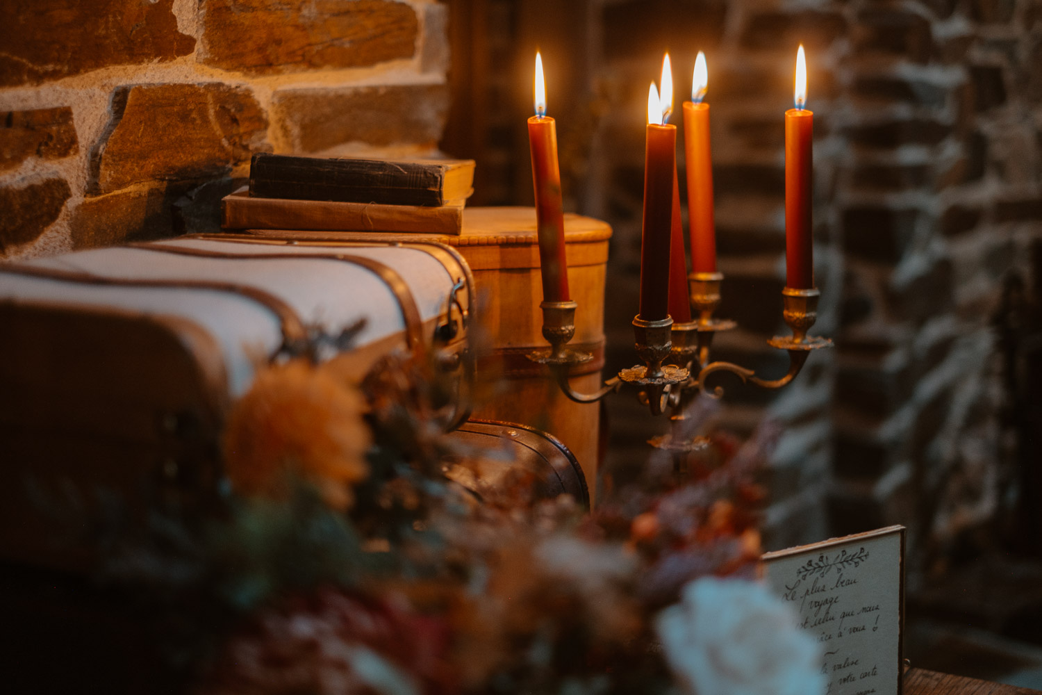 Ambiance chaleureuse sur un mariage empli de contes et de merveilles