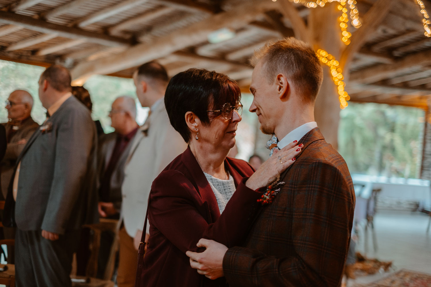 Cérémonie laïque en intérieur sur un mariage automnal près de Nantes