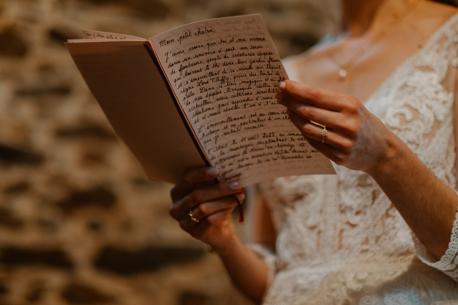 Cérémonie laïque aux teintes d’automne sur un mariage près de Nantes