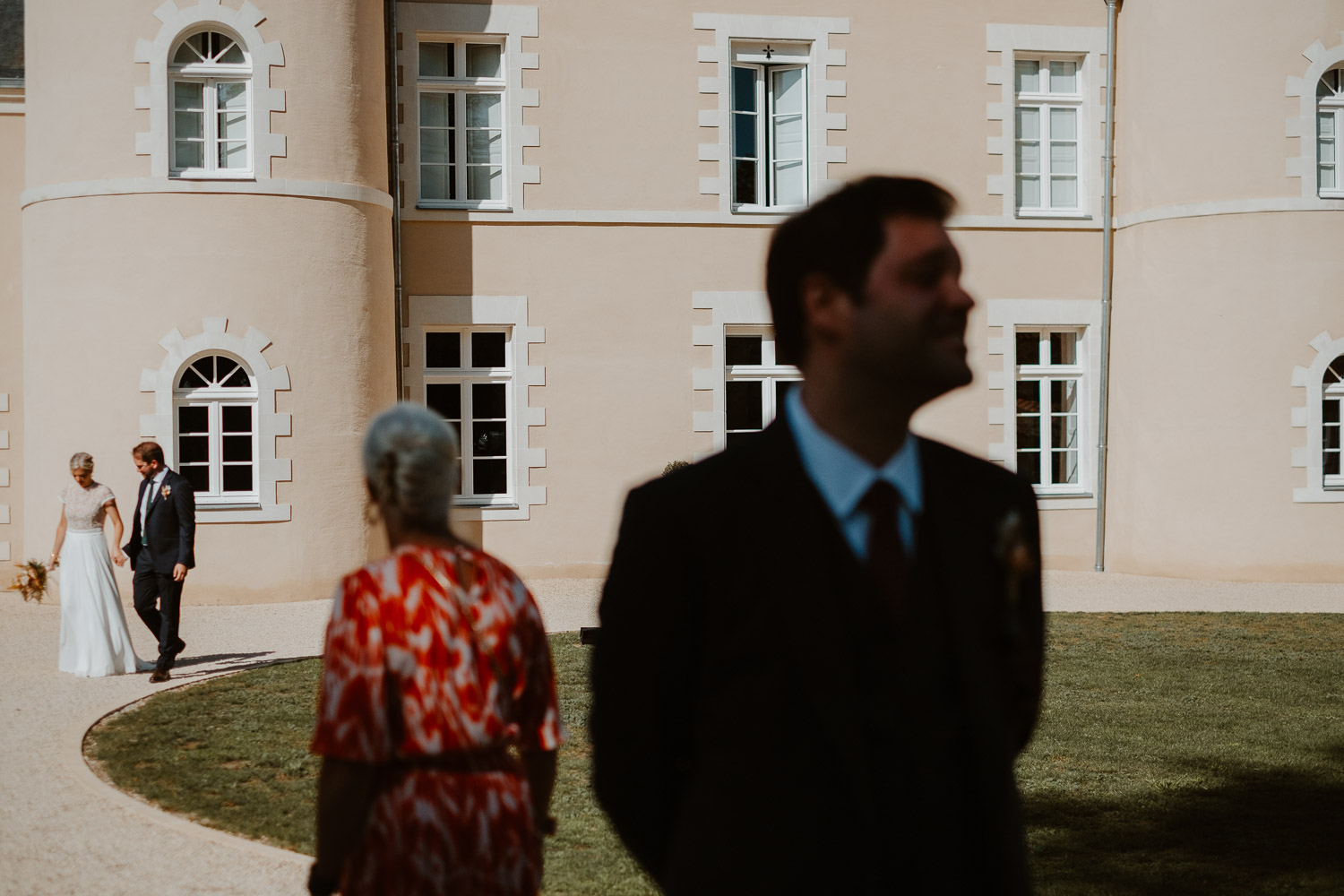 photo first look découverte mariés — Domaine de la Mazure Chapelle Basse Mer