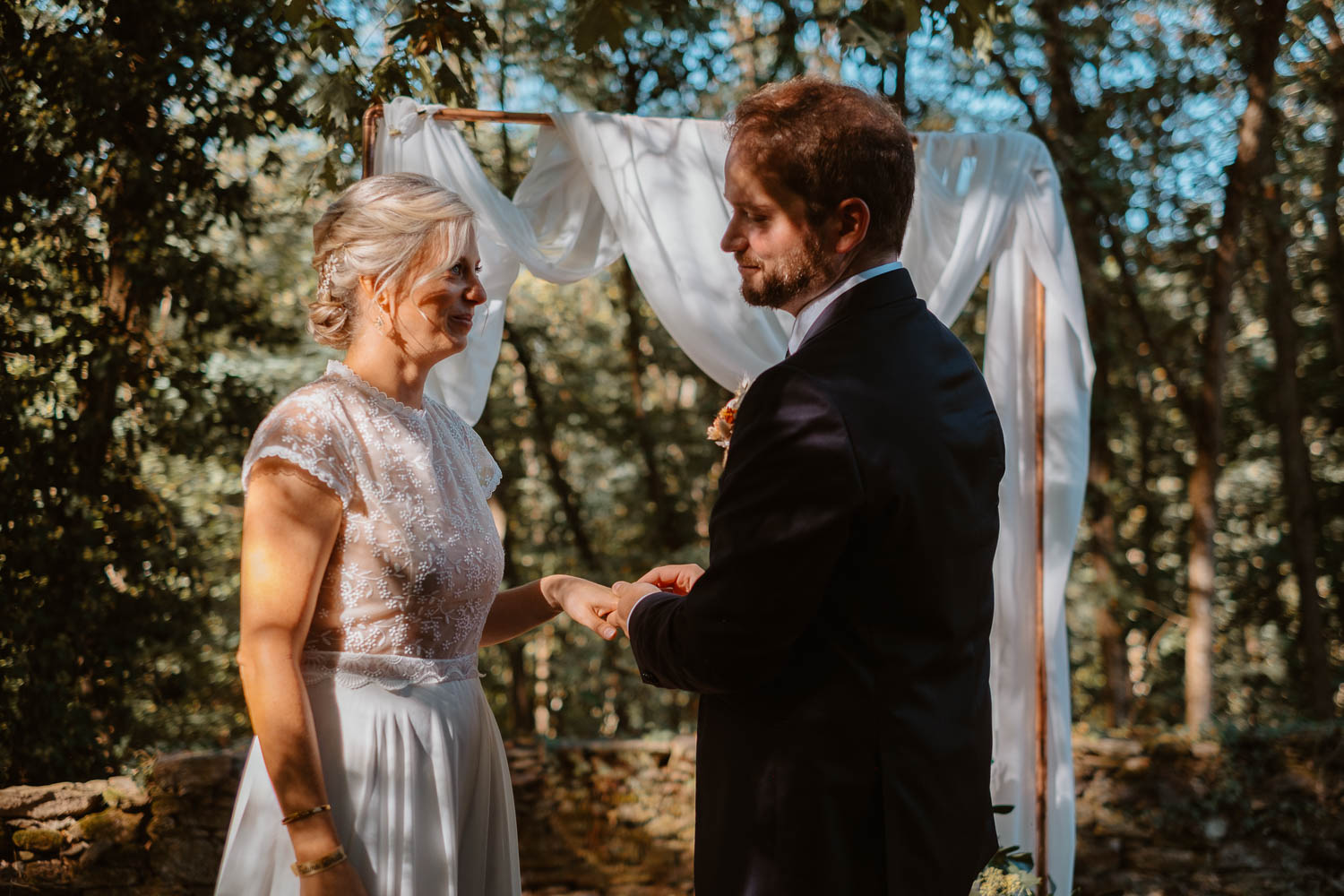 reportage photo mariage lifestyle cérémonie laïque — Domaine de la Mazure Chapelle Basse Mer