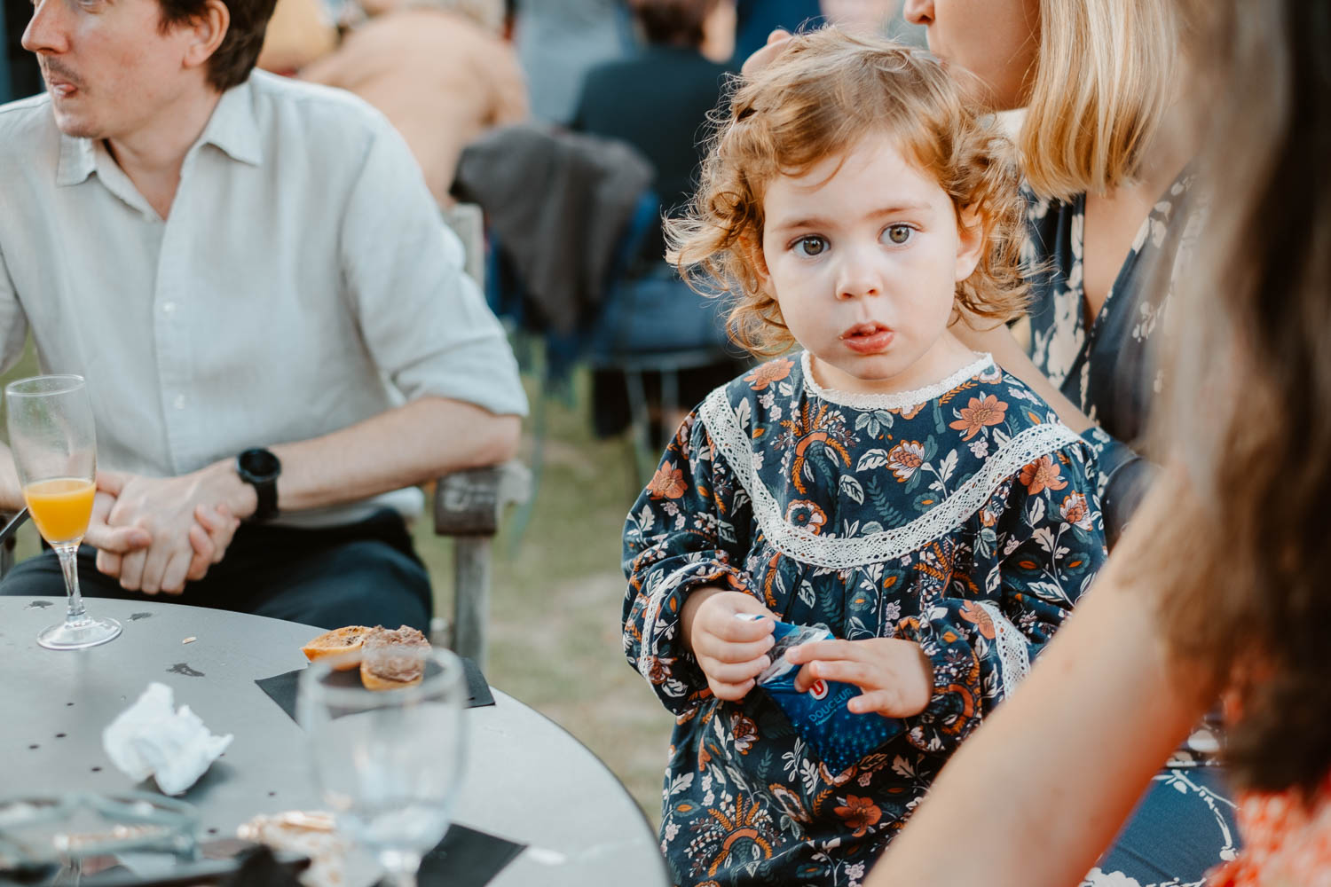 reportage photo lifestyle instants de vie cocktail mariage— Domaine de la Mazure Chapelle Basse Mer