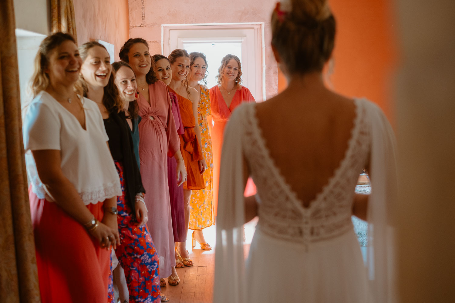 reportage photo préparatifs robe mariée — Château de Théon à Cozes