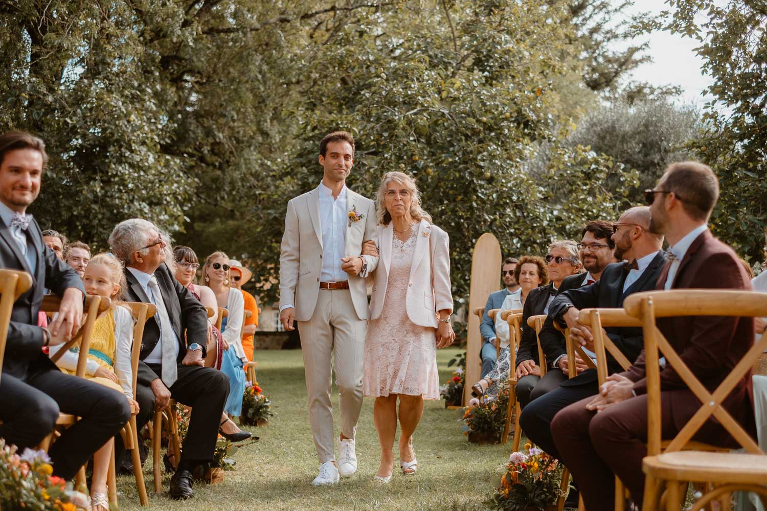reportage photo mariage lifestyle cérémonie laïque — Château de Théon à Cozes