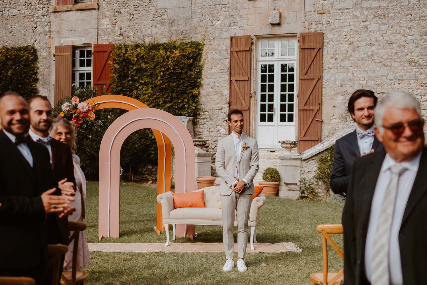 reportage photo mariage lifestyle cérémonie laïque — Château de Théon à Cozes