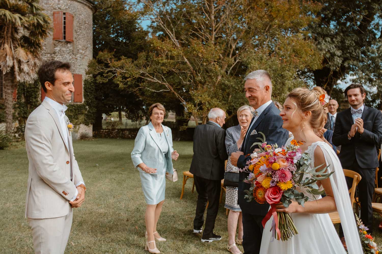 reportage photo mariage lifestyle cérémonie laïque — Château de Théon à Cozes