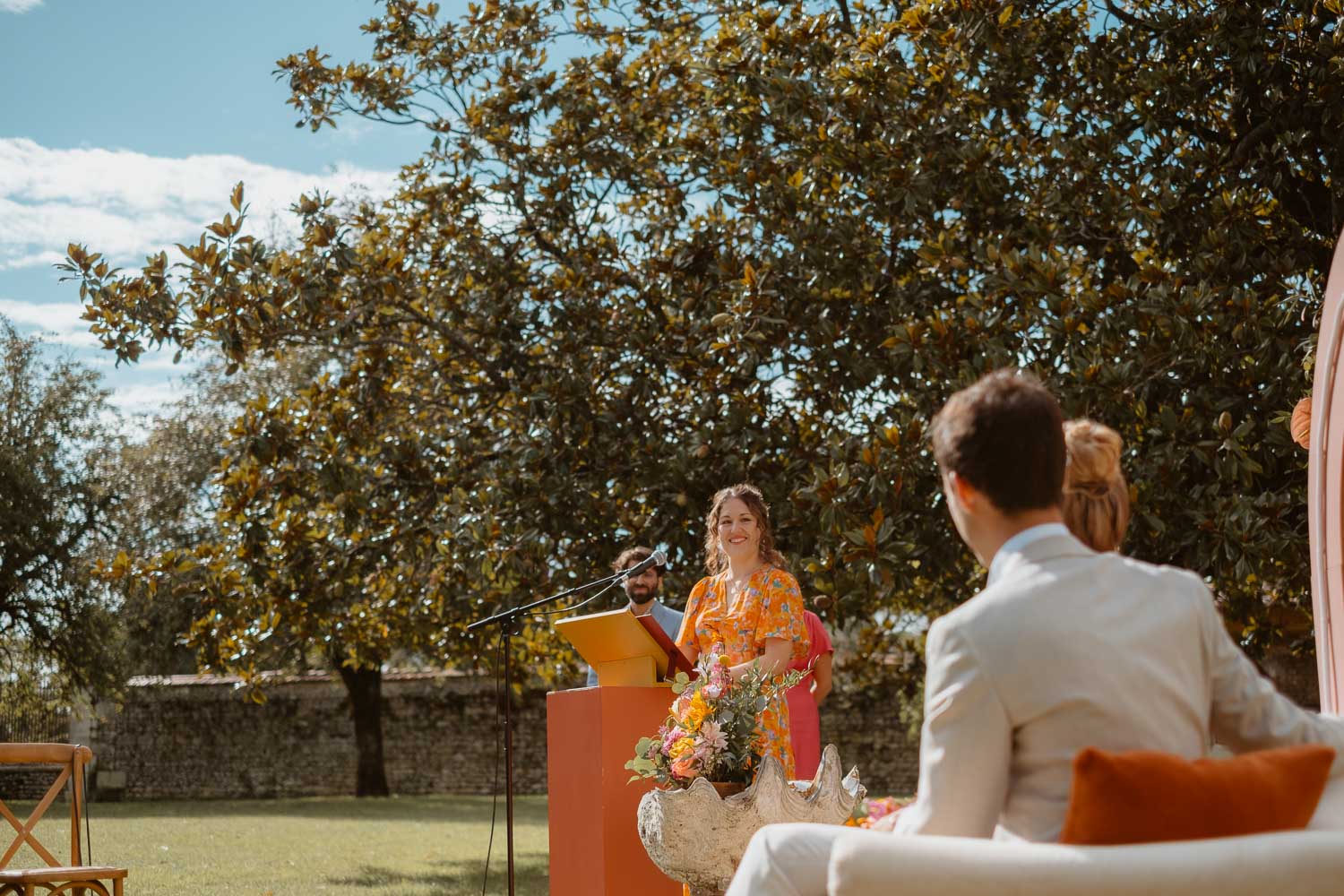 reportage photo mariage lifestyle cérémonie laïque — Château de Théon à Cozes