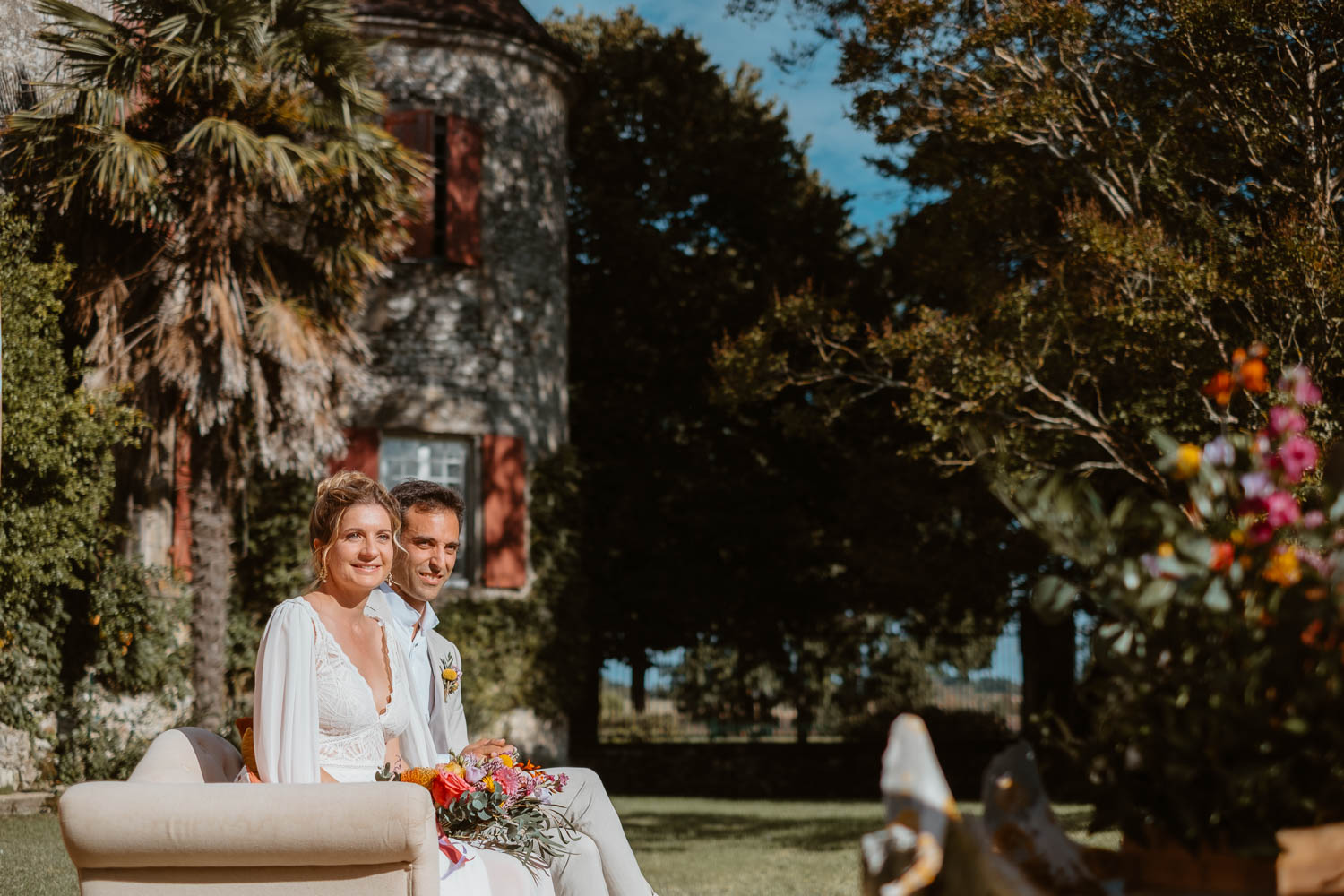 reportage photo mariage lifestyle cérémonie laïque — Château de Théon à Cozes