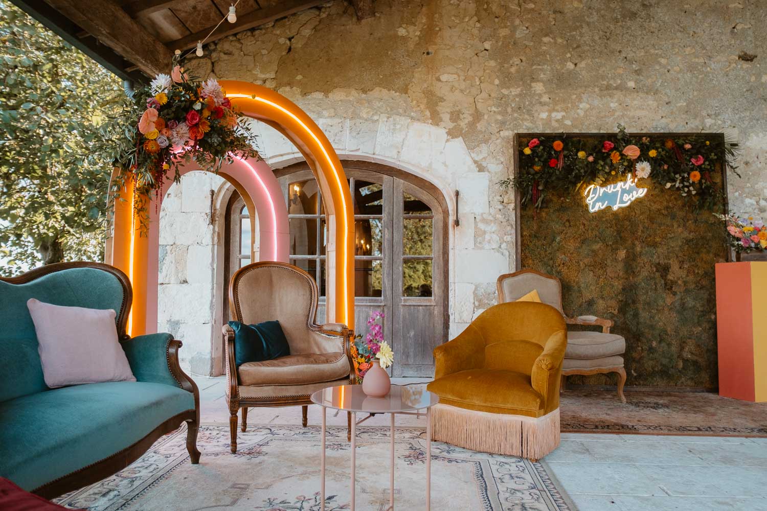 scénographie décoration Studio Aloki salle mariage— Château de Théon à Cozes