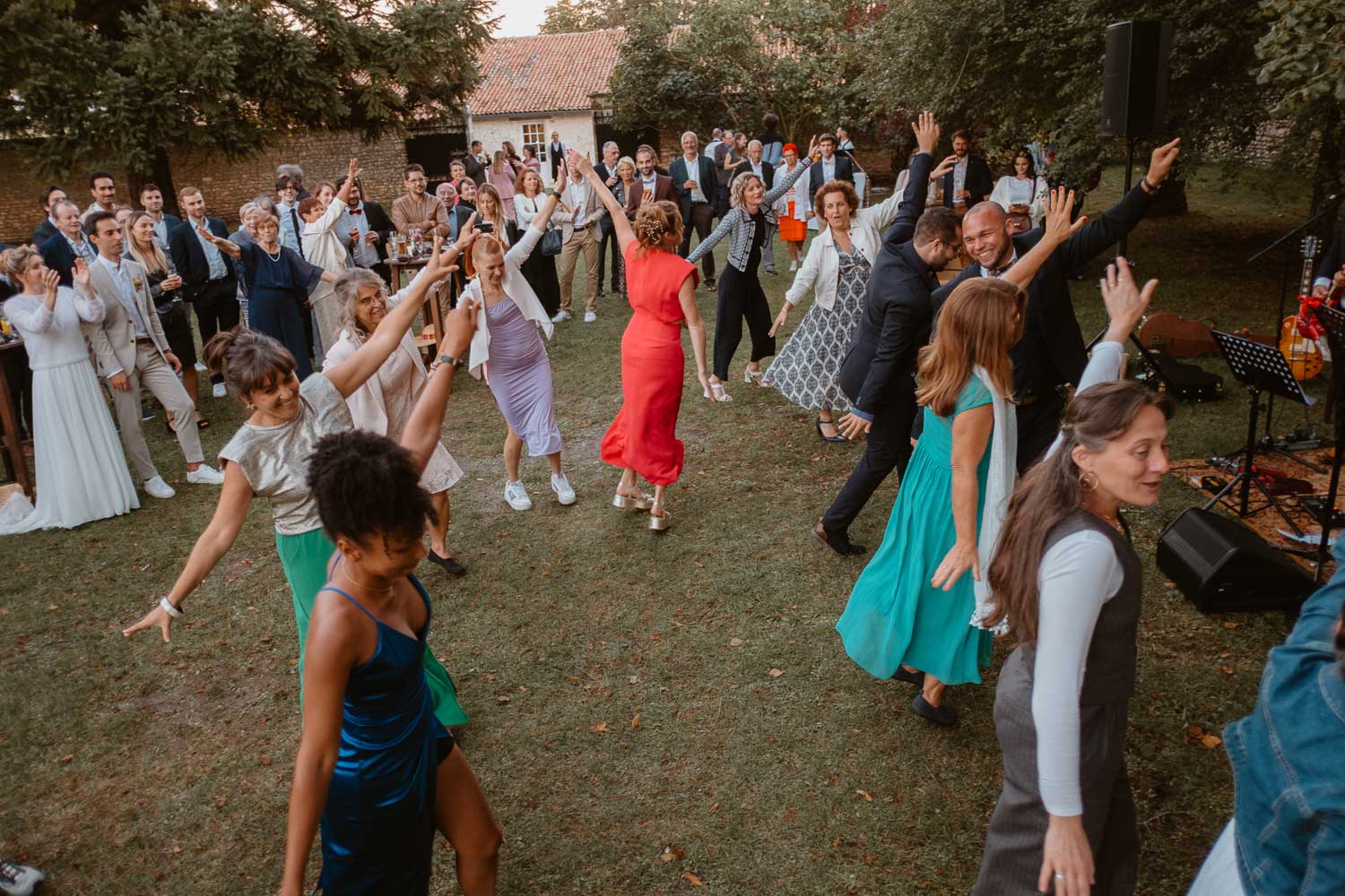 danse flash mob fun cocktail mariage — Château de Théon à Cozes